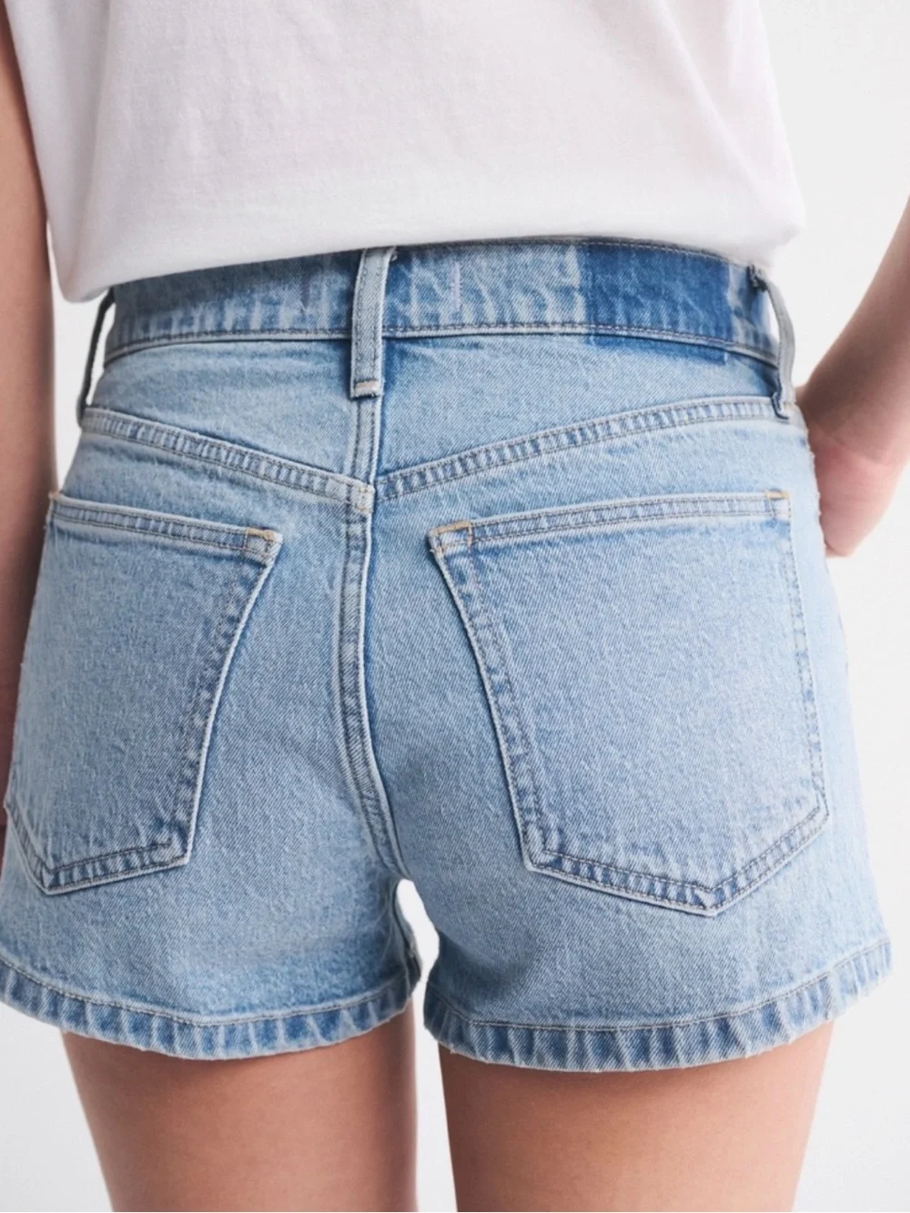 Abercrombie & Fitch High Rise Mom Short | 26